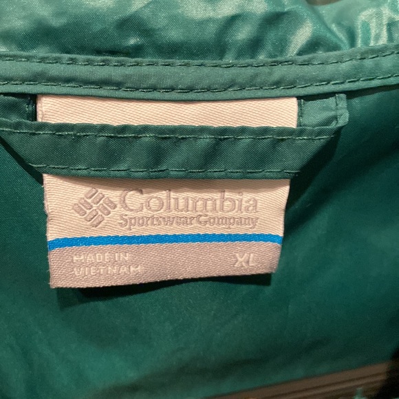 Never been worn - XL Columbia Windbreaker with hood! - Picture 2 of 3